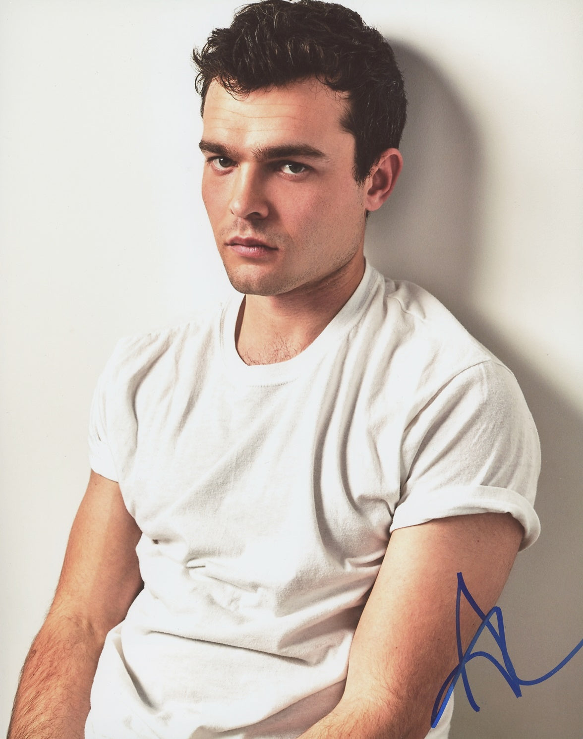 Alden Ehrenreich Signed 8x10 Photo