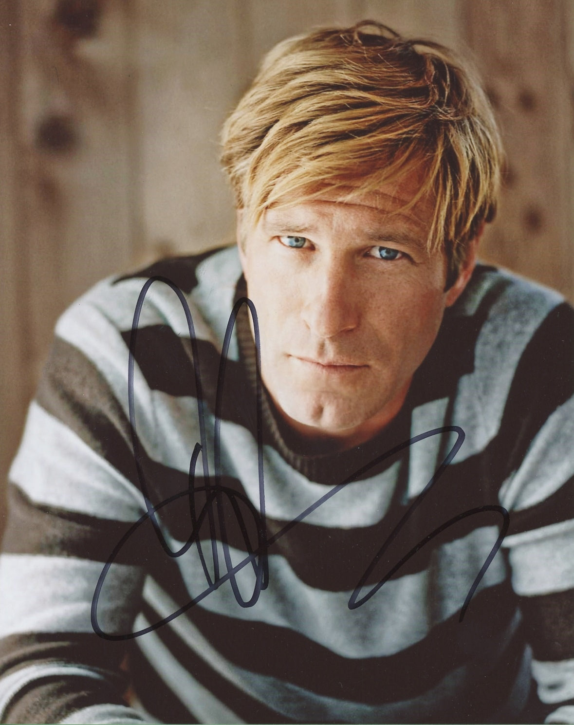 Aaron Eckhart Signed 8x10 Photo