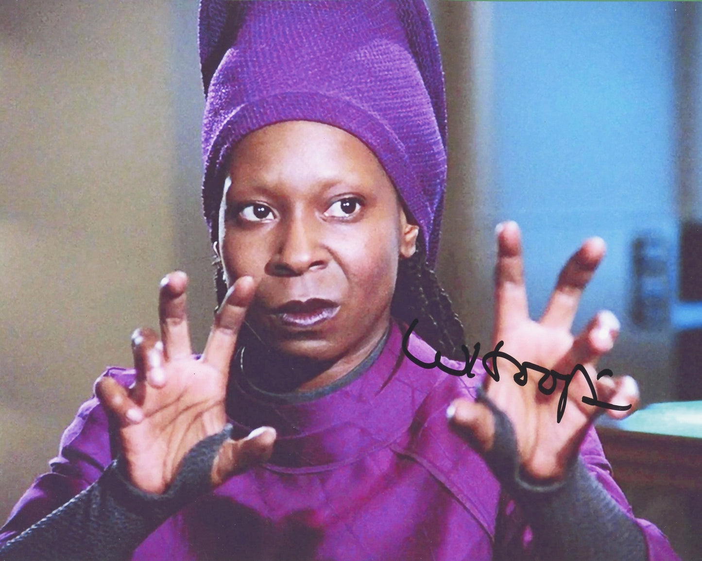 Whoopi Goldberg Signed 8x10 Photo