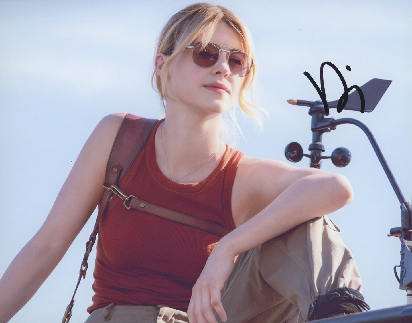 Daisy Edgar-Jones Signed 8x10 Photo