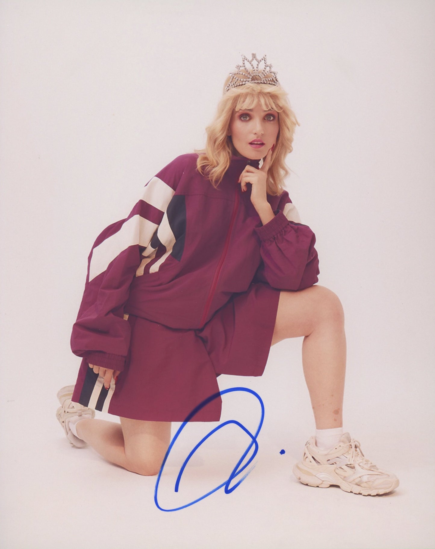 Chloe Fineman Signed 8x10 Photo