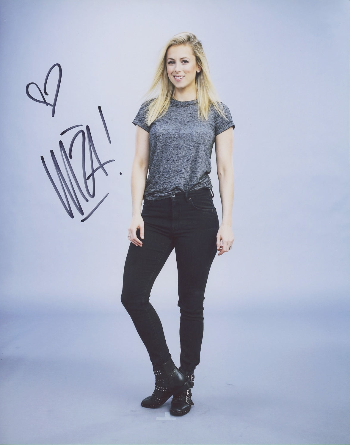 Iliza Shlesinger Signed 8x10 Photo