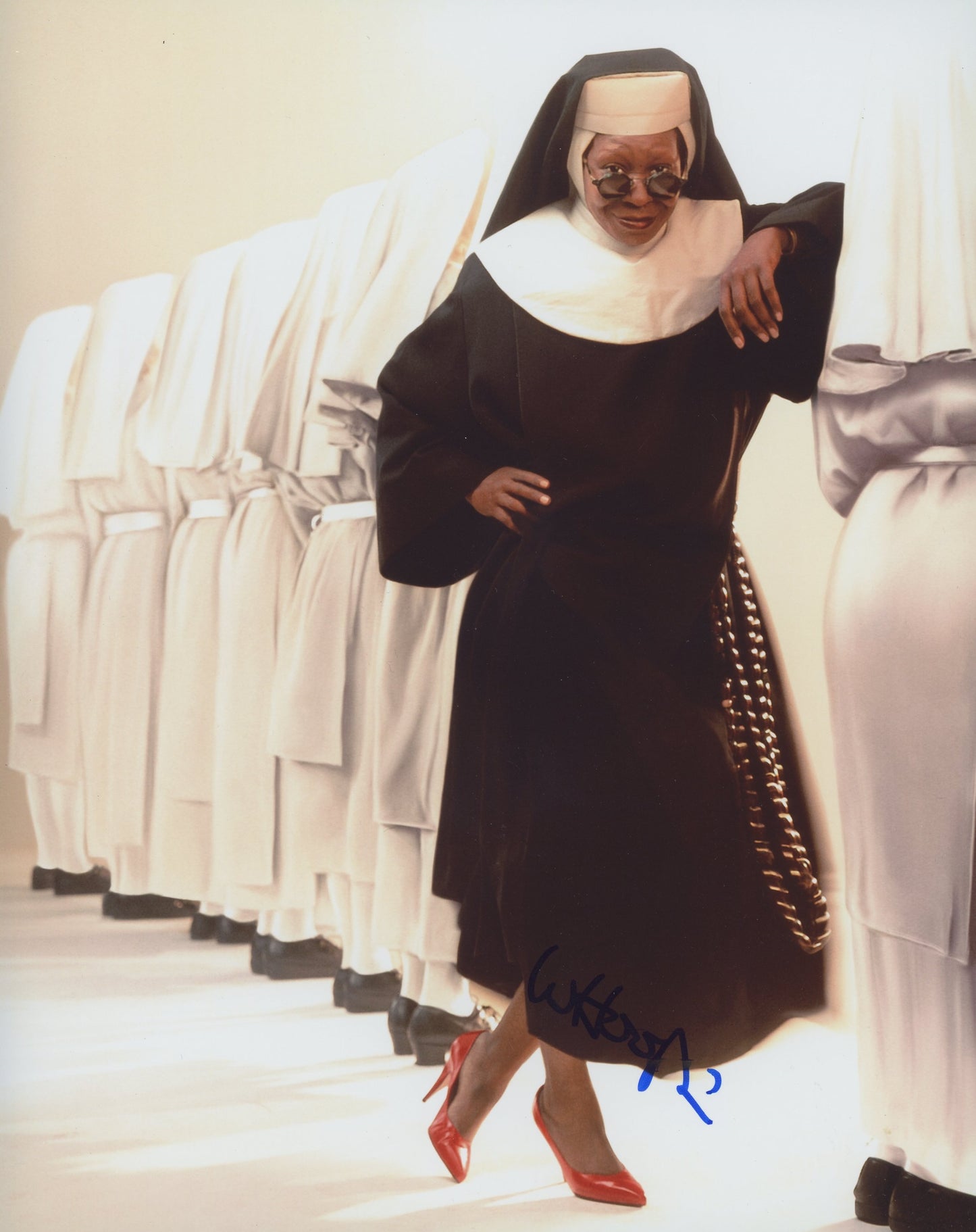 Whoopi Goldberg Signed 8x10 Photo