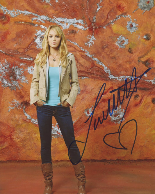 Laura Vandervoort Signed 8x10 Photo