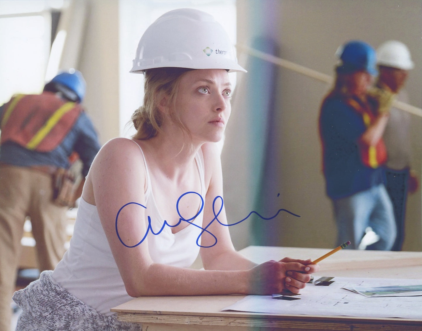 Amanda Seyfried Signed 8x10 Photo