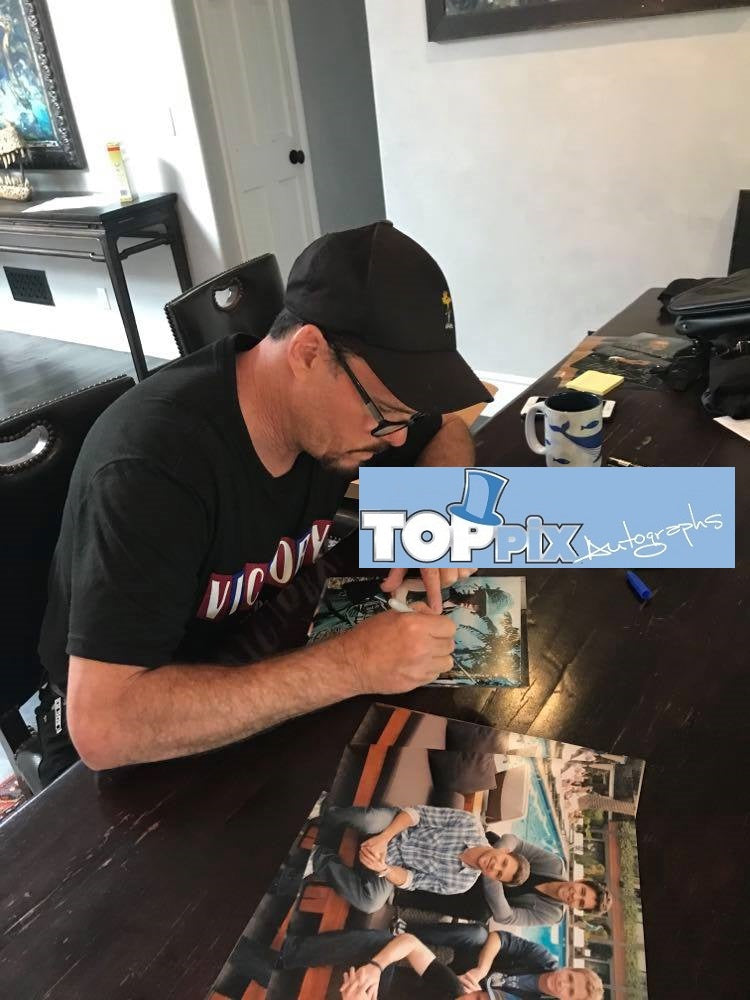 Kevin Dillon Signed 8x10 Photo - Proof