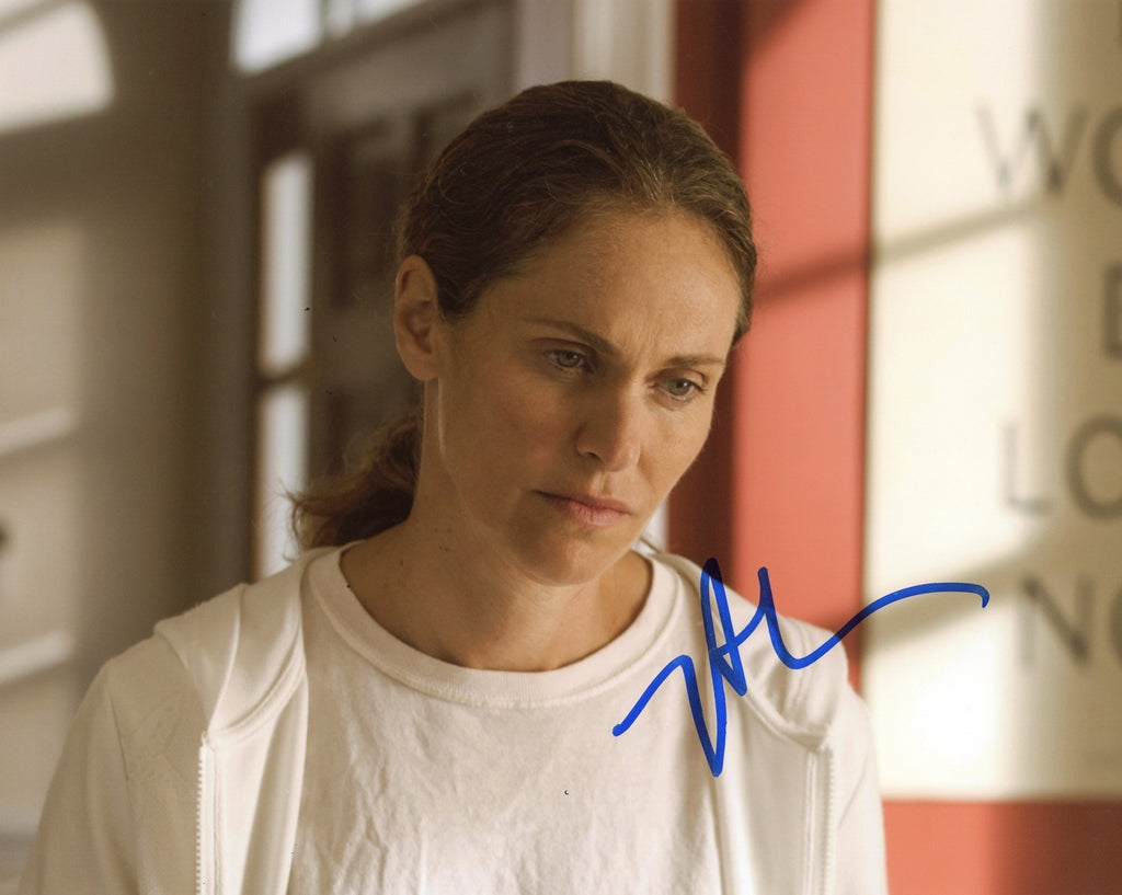 Amy Brenneman Signed 8x10 Photo