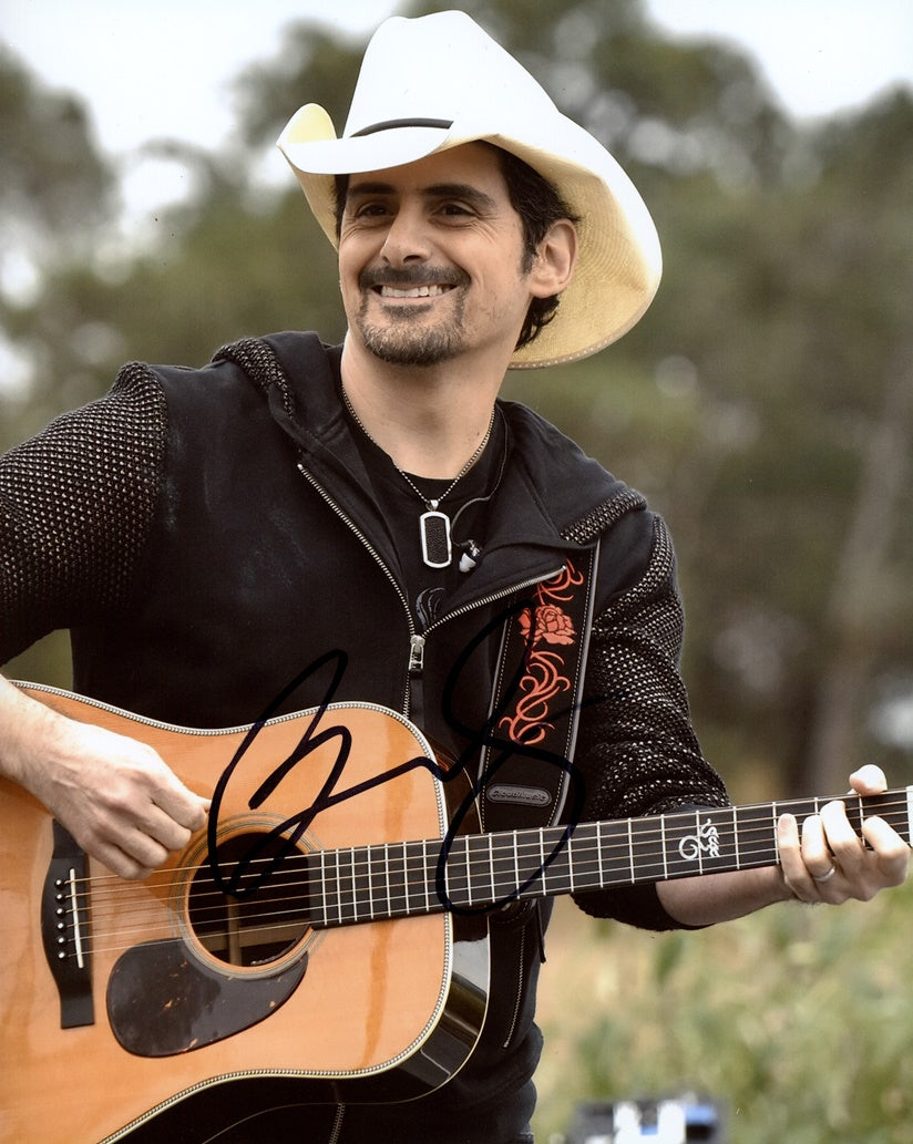 Brad Paisley Signed 8x10 Photo