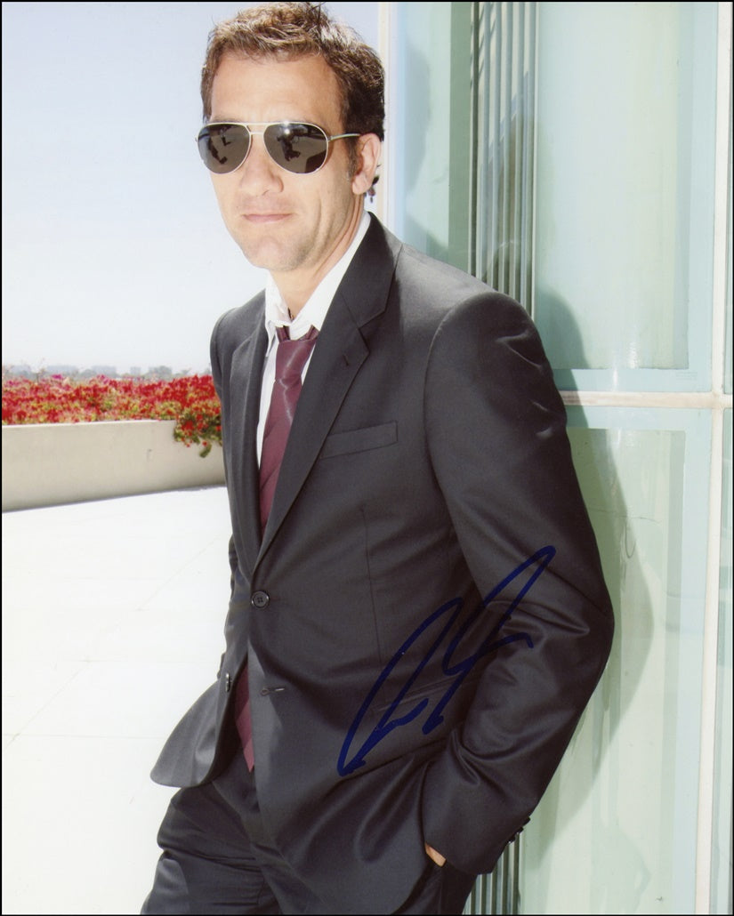 Clive Owen Signed 8x10 Photo