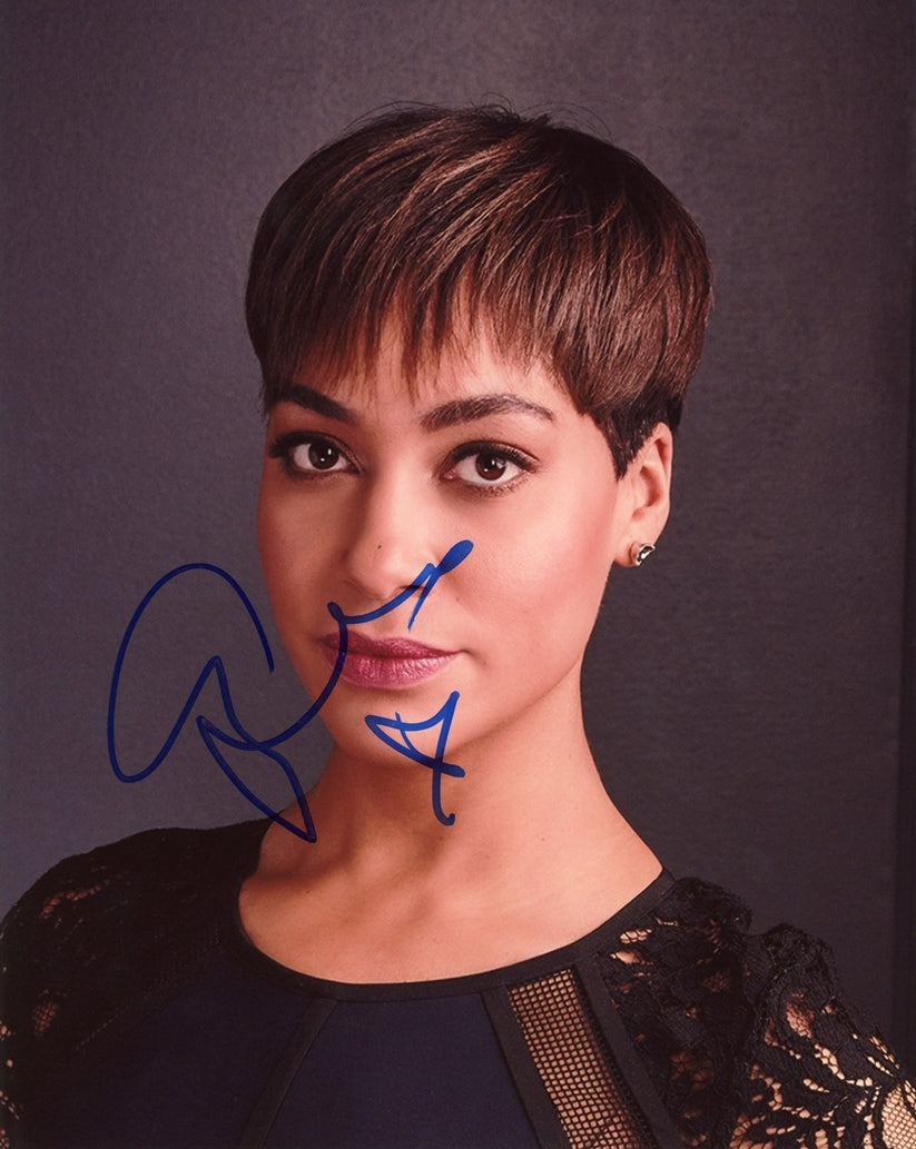 Cush Jumbo Signed 8x10 Photo