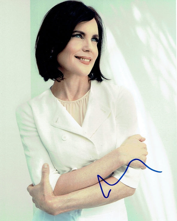 Elizabeth McGovern Signed 8x10 Photo