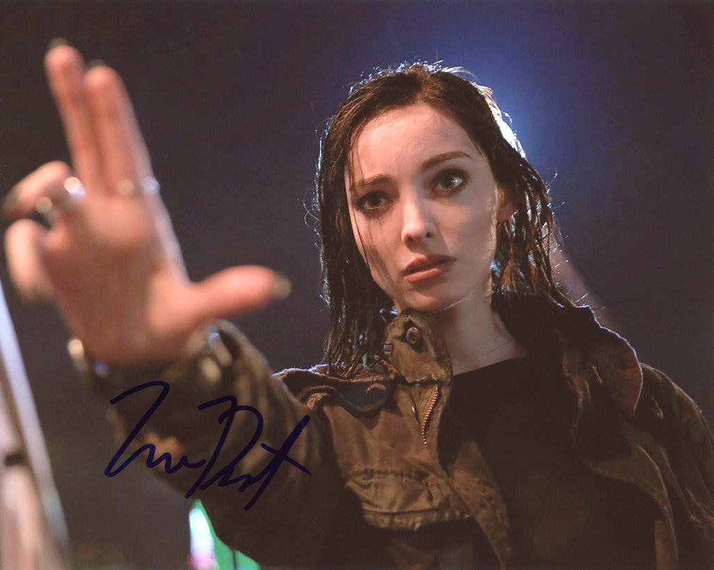 Emma Dumont Signed 8x10 Photo - Video Proof