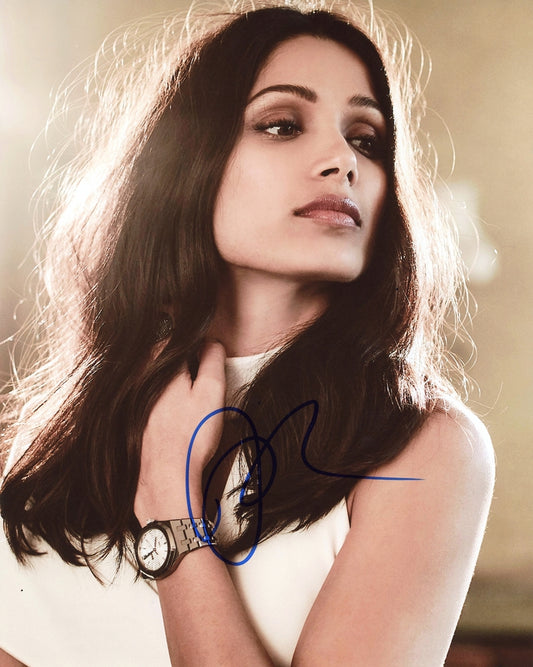 Freida Pinto Signed 8x10 Photo - Video Proof