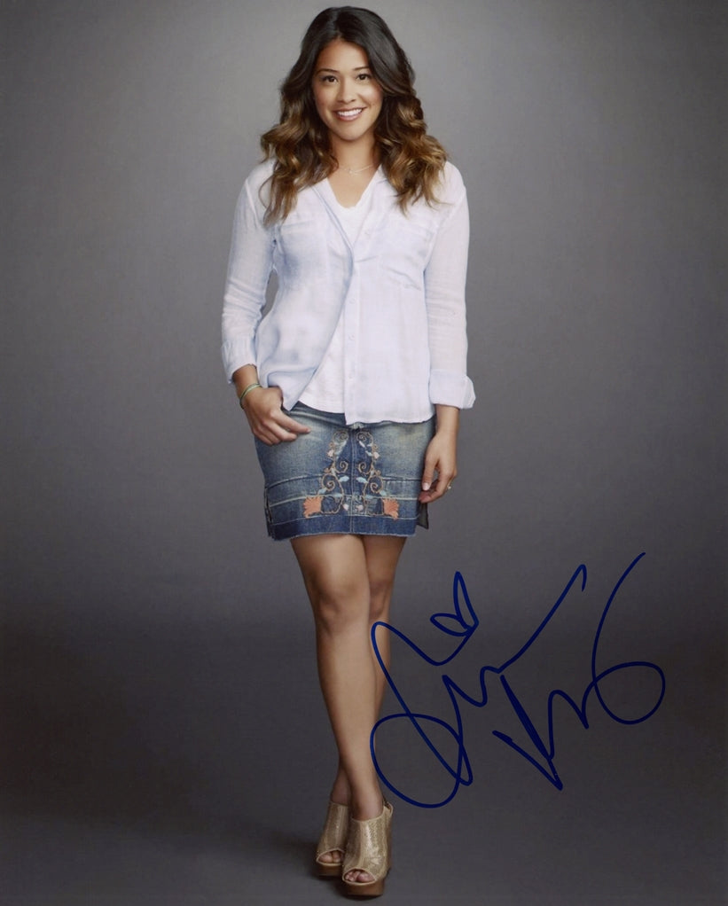 Gina Rodriguez Signed 8x10 Photo