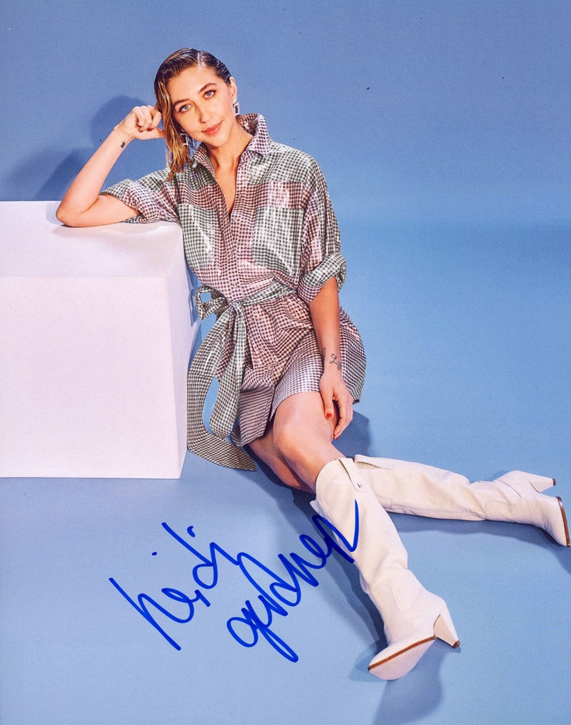 Heidi Gardner Signed 8x10 Photo