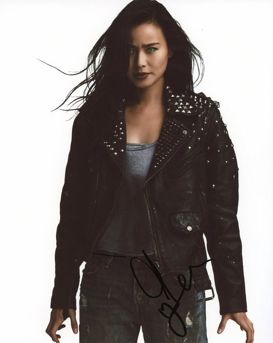 Jamie Chung Signed 8x10 Photo - Video Proof