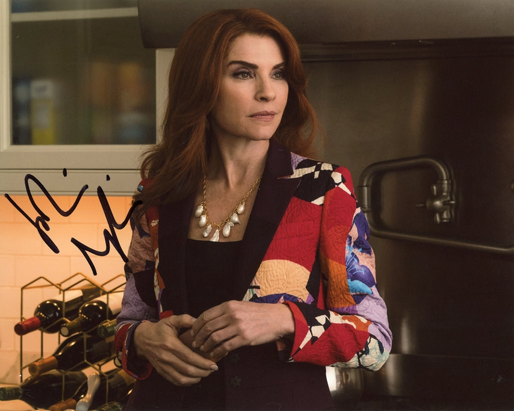 Julianna Margulies Signed 8x10 Photo