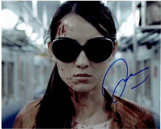 Julie Estelle Signed 8x10 Photo - Video Proof
