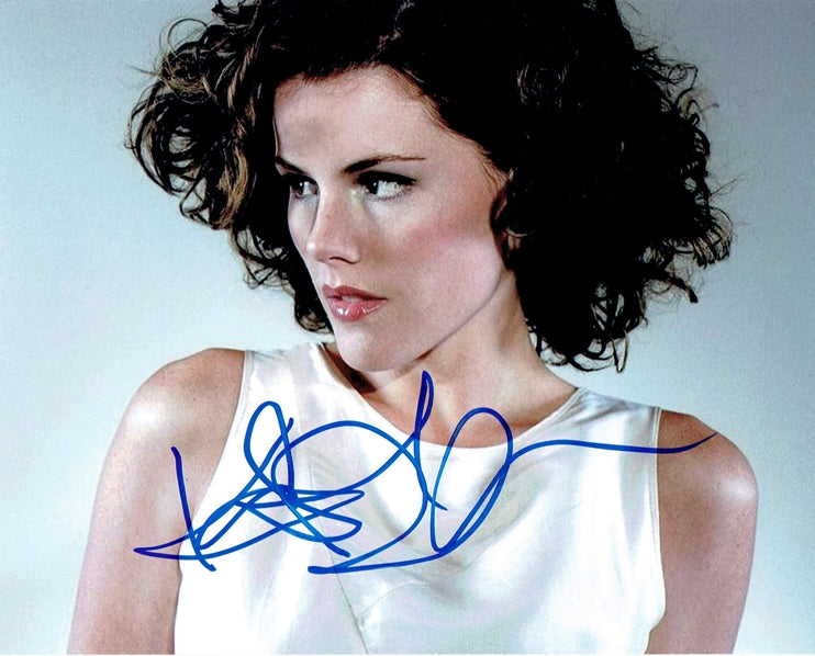 Kathleen Robertson Signed 8x10 Photo - Video Proof