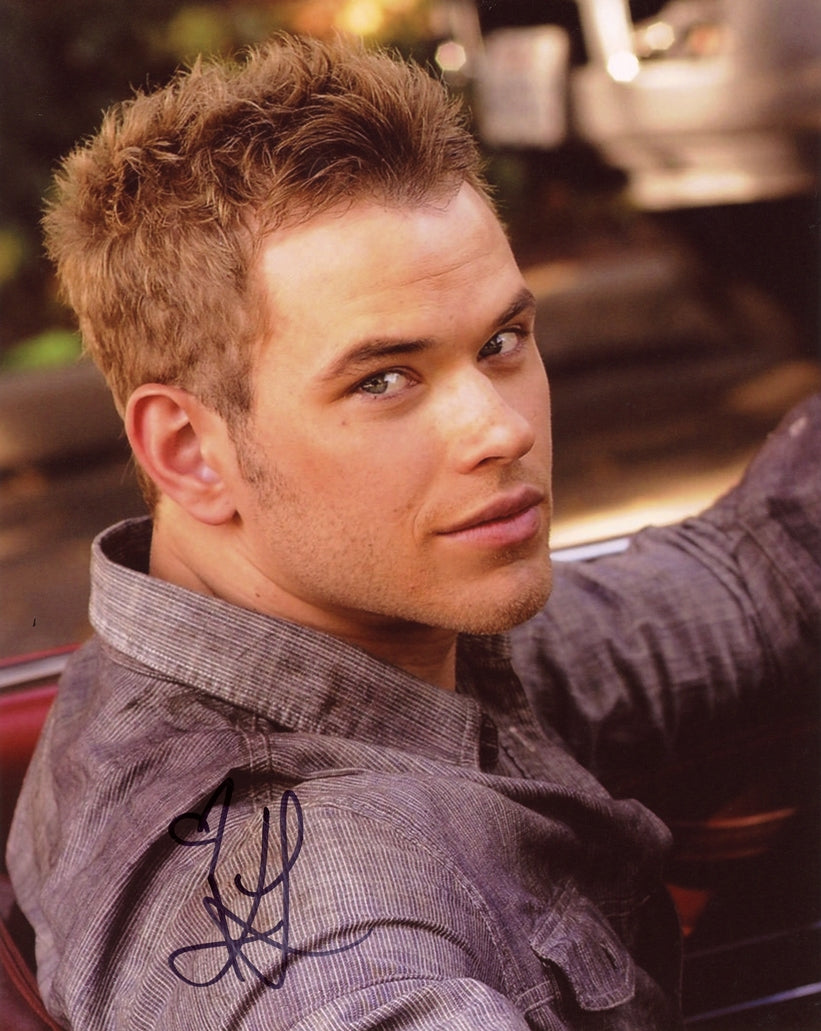 Kellan Lutz Signed 8x10 Photo