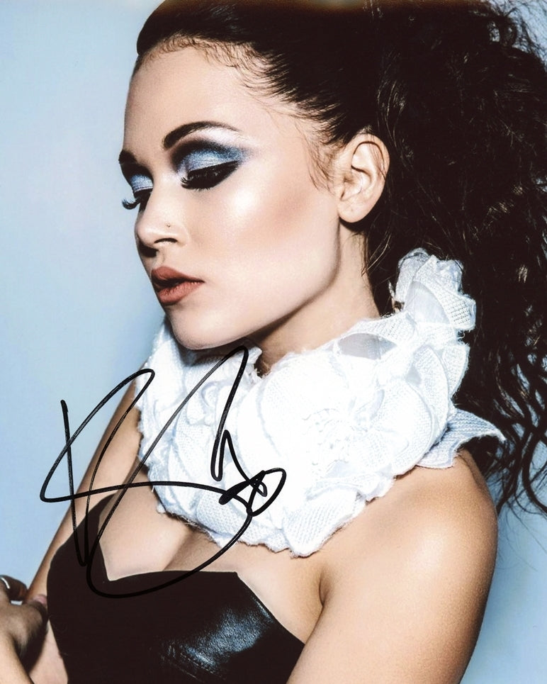 Kelli Berglund Signed 8x10 Photo - Video Proof