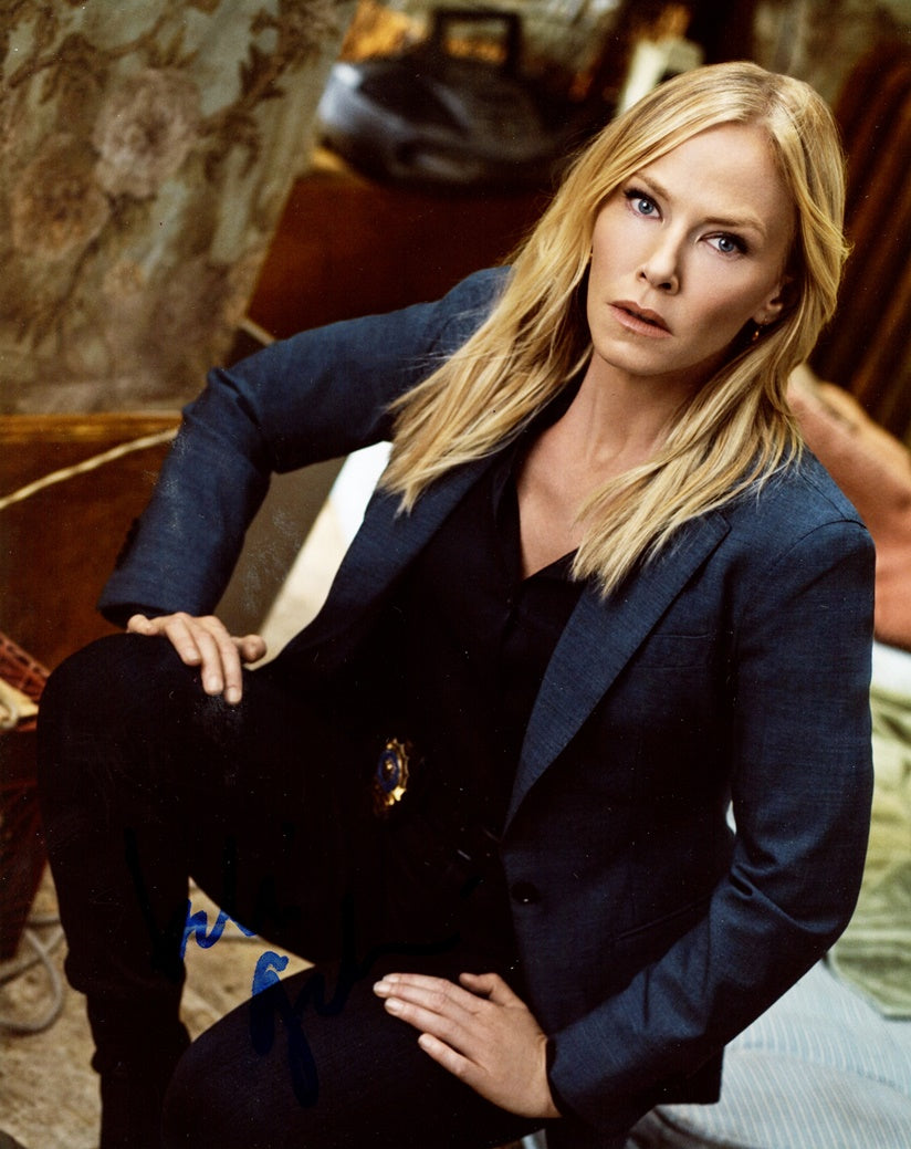 Kelli Giddish Signed 8x10 Photo