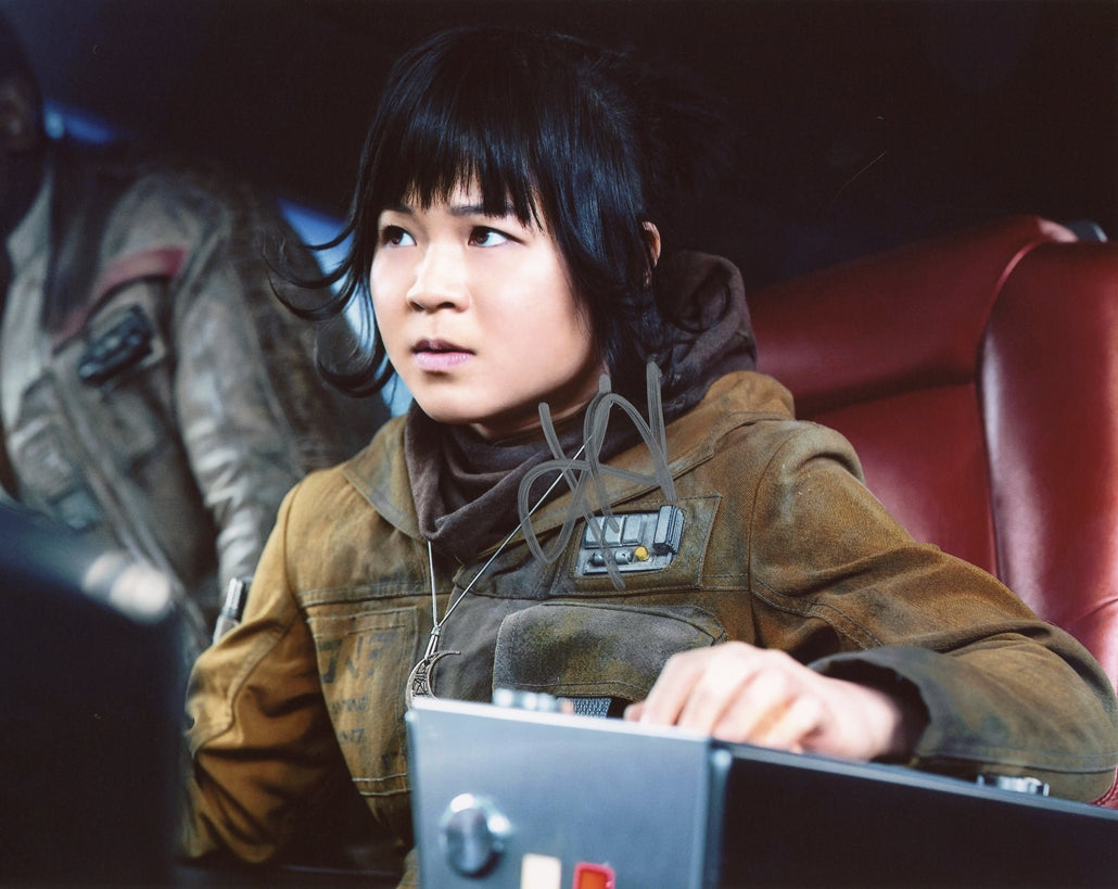 Kelly Marie Tran Signed 8x10 Photo - Video Proof