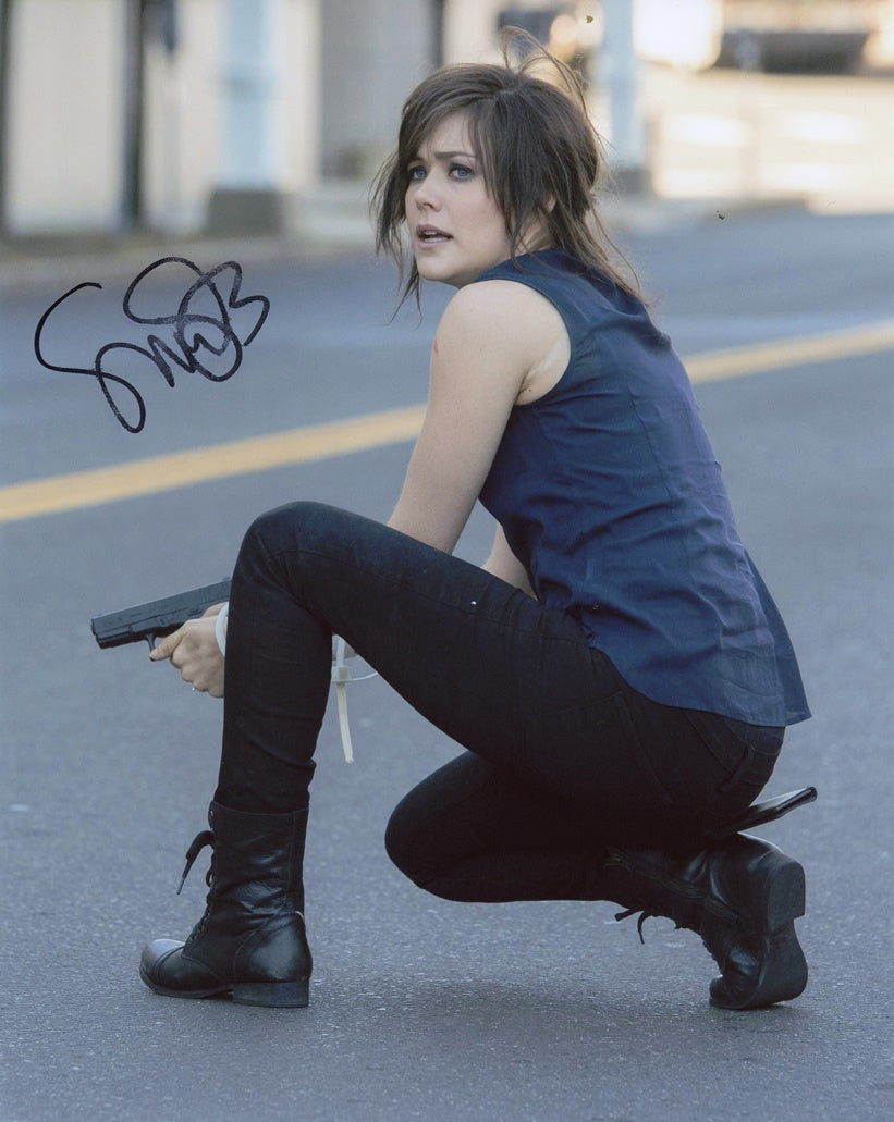 Megan Boone Signed 8x10 Photo