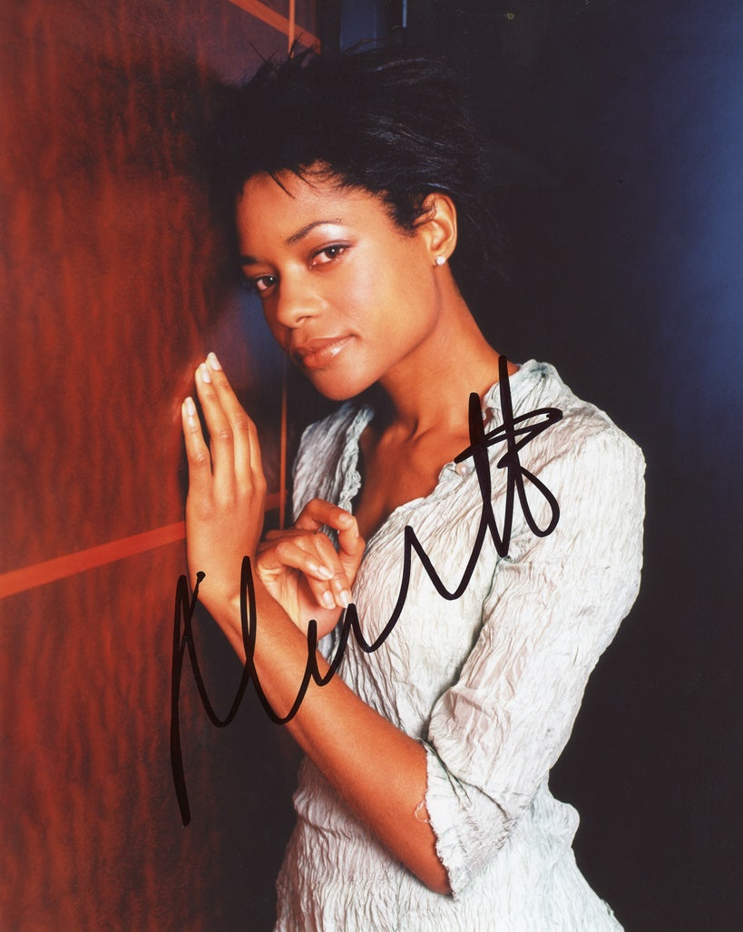 Naomie Harris Signed 8x10 Photo