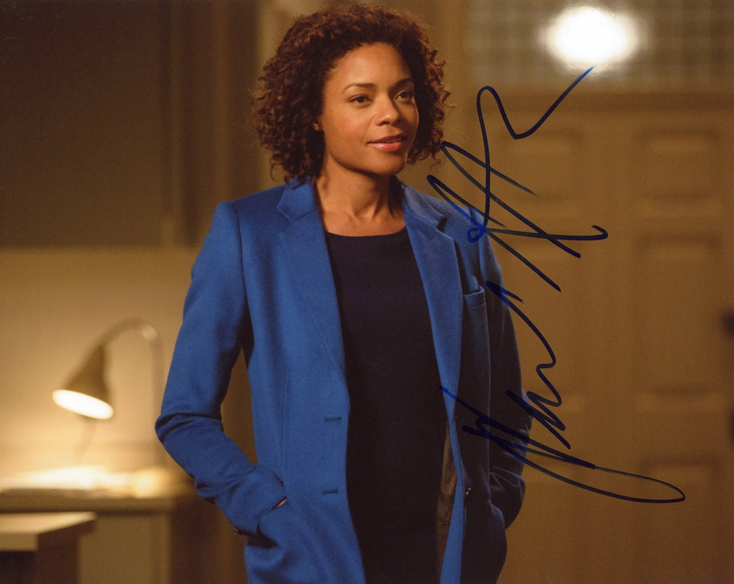 Naomie Harris Signed 8x10 Photo