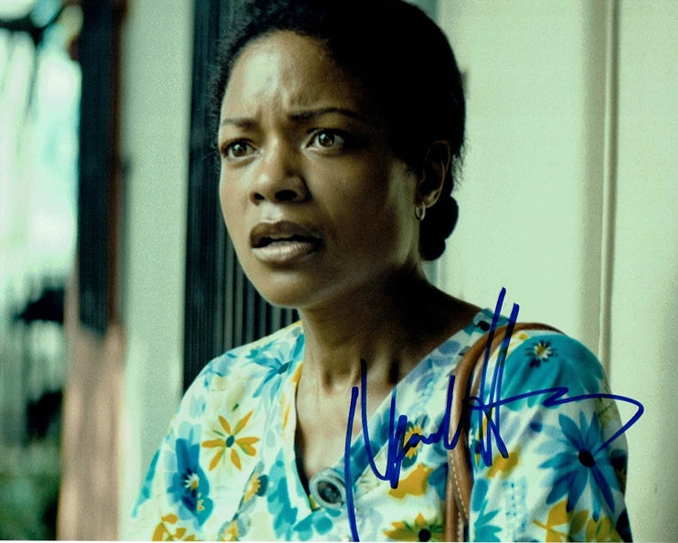 Naomie Harris Signed 8x10 Photo