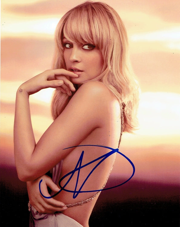 Nicole Richie Signed 8x10 Photo