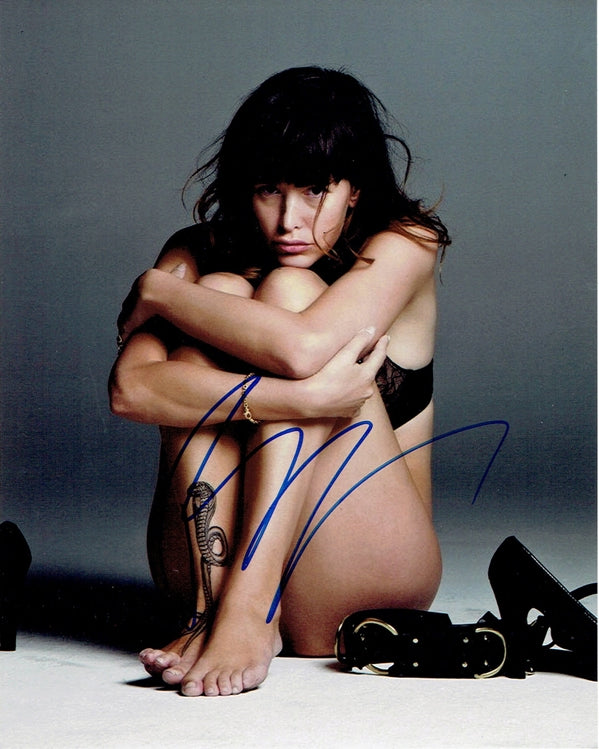 Paz de la Huerta Signed 8x10 Photo
