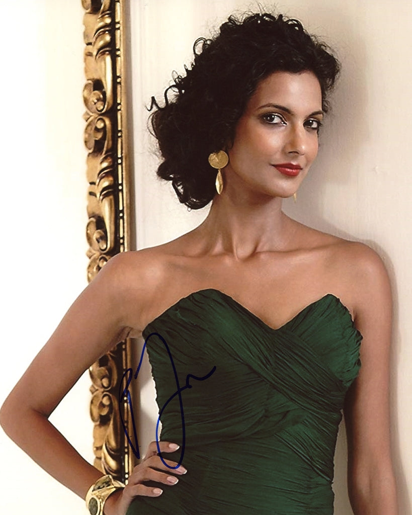 Poorna Jagannathan Signed 8x10 Photo - Video Proof