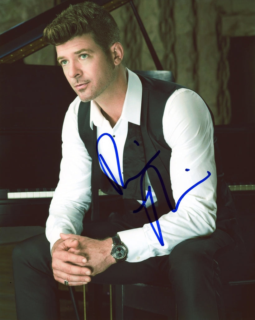 Robin Thicke Signed 8x10 Photo