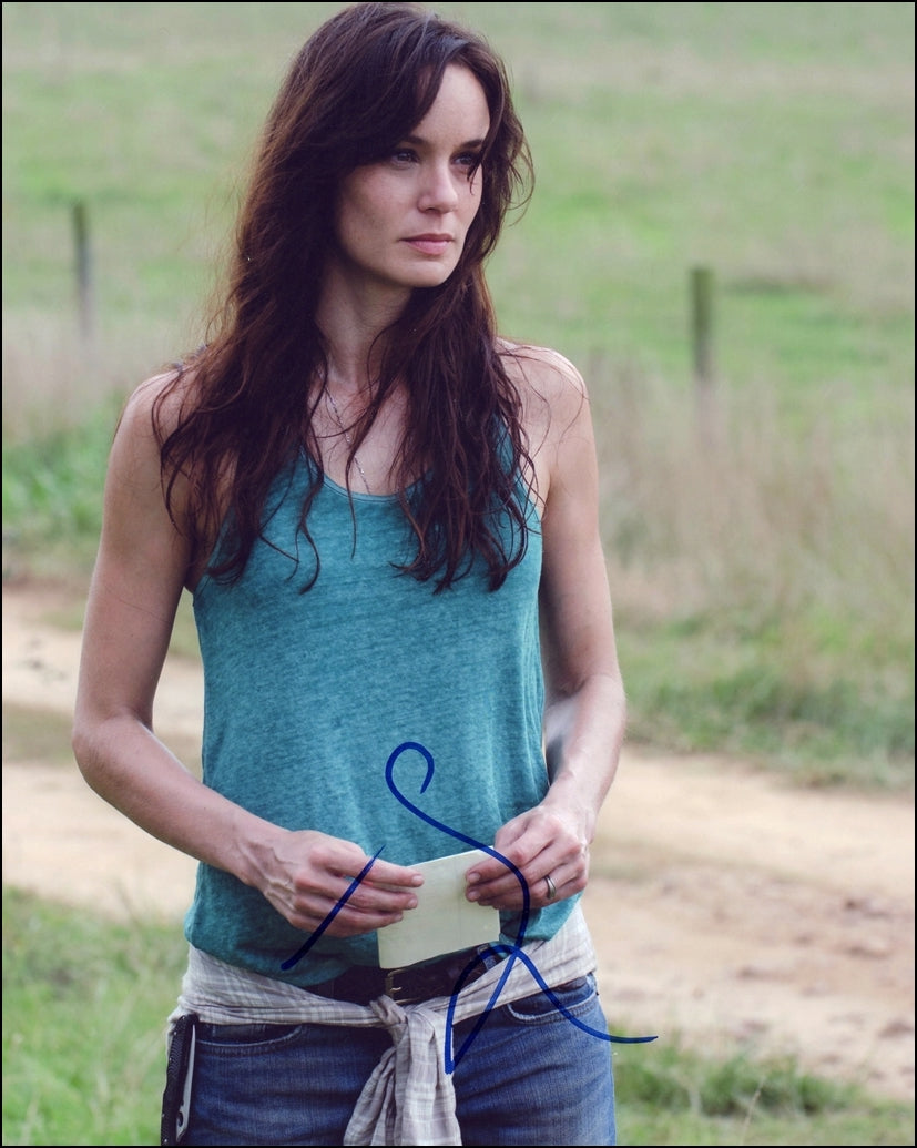 Sarah Wayne Callies Signed 8x10 Photo