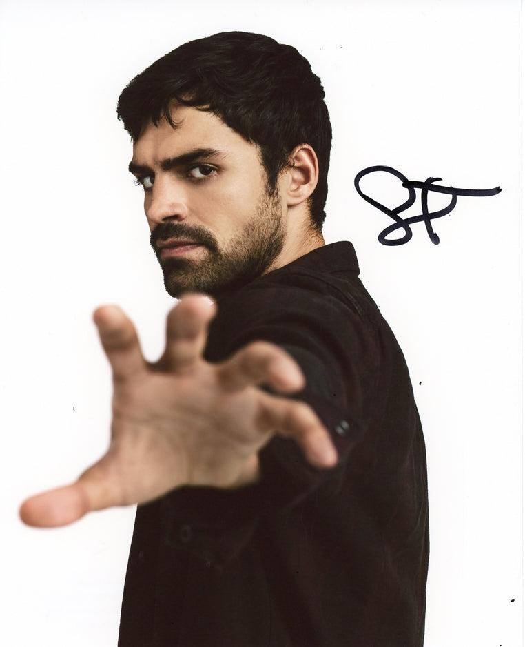 Sean Teale Signed 8x10 Photo - Video Proof