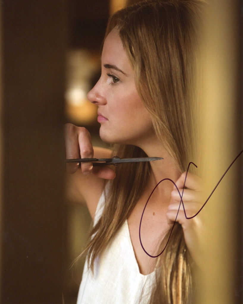 Shailene Woodley Signed 8x10 Photo