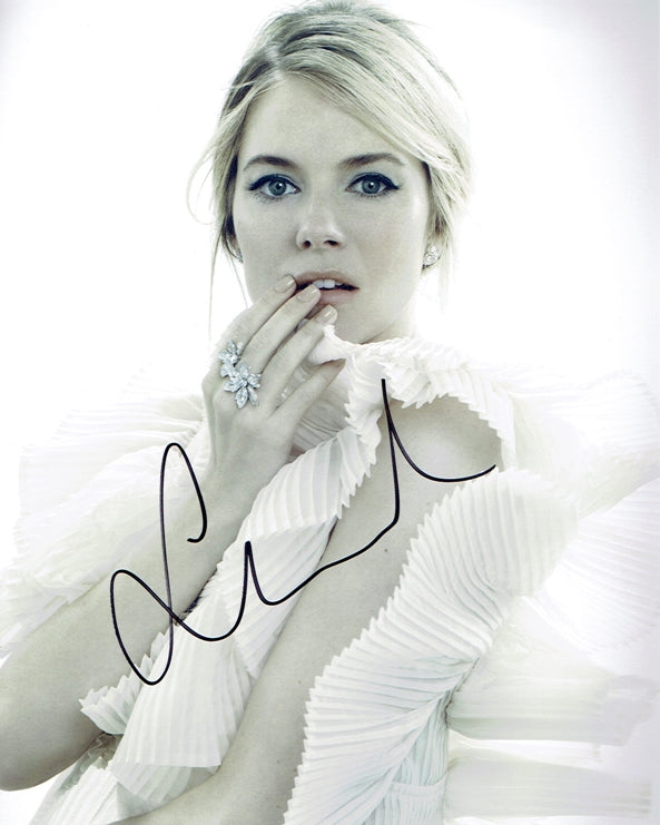Sienna Miller Signed 8x10 Photo - Video Proof