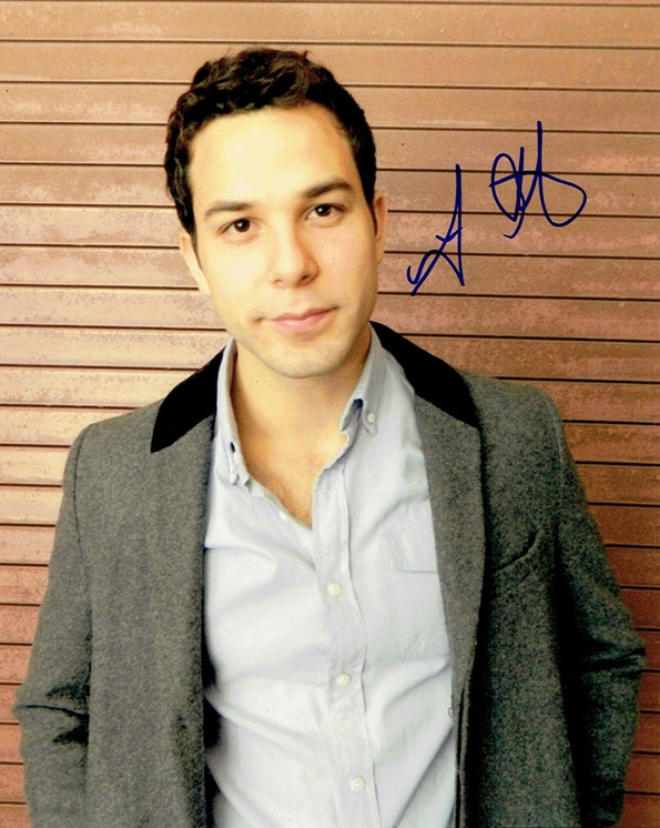 Skylar Astin Signed 8x10 Photo