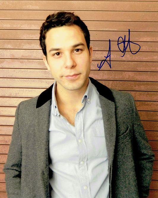 Skylar Astin Signed 8x10 Photo