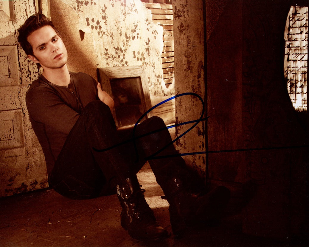 Thomas Dekker Signed 8x10 Photo - Video Proof