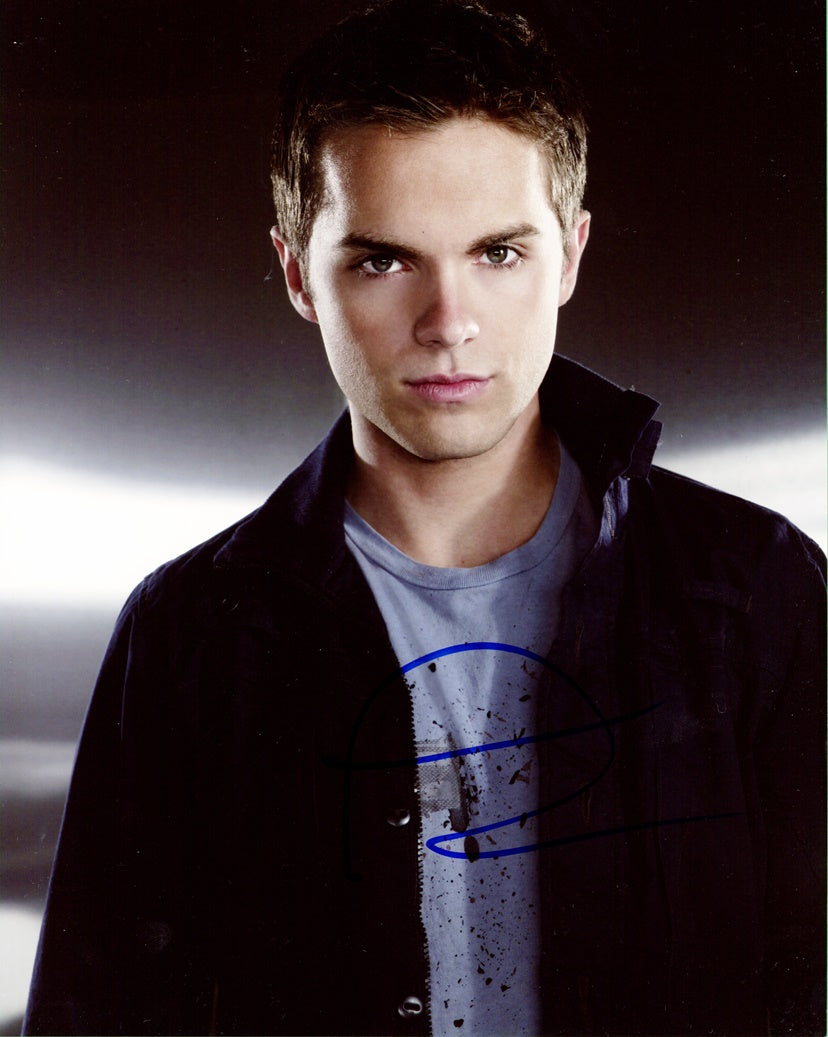 Thomas Dekker Signed 8x10 Photo - Video Proof