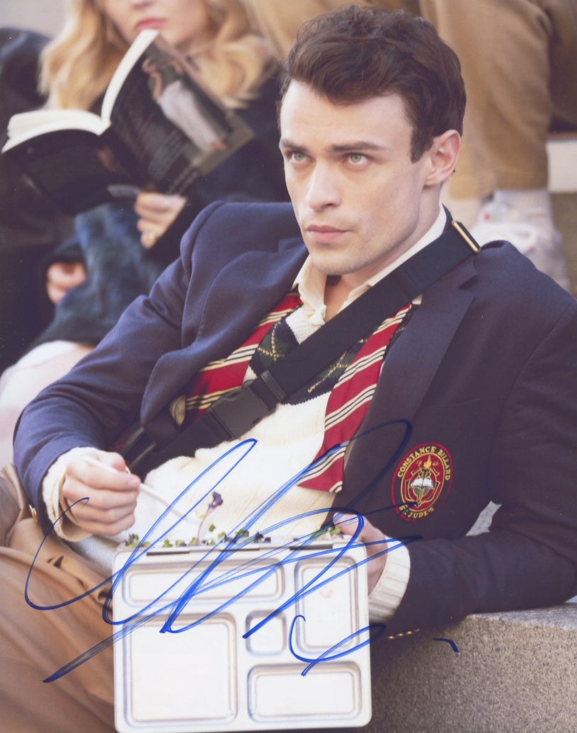 Thomas Doherty Signed 8x10 Photo