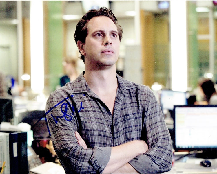 Thomas Sadoski Signed 8x10 Photo