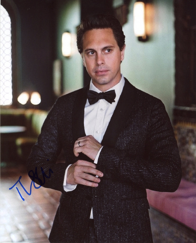 Thomas Sadoski Signed 8x10 Photo