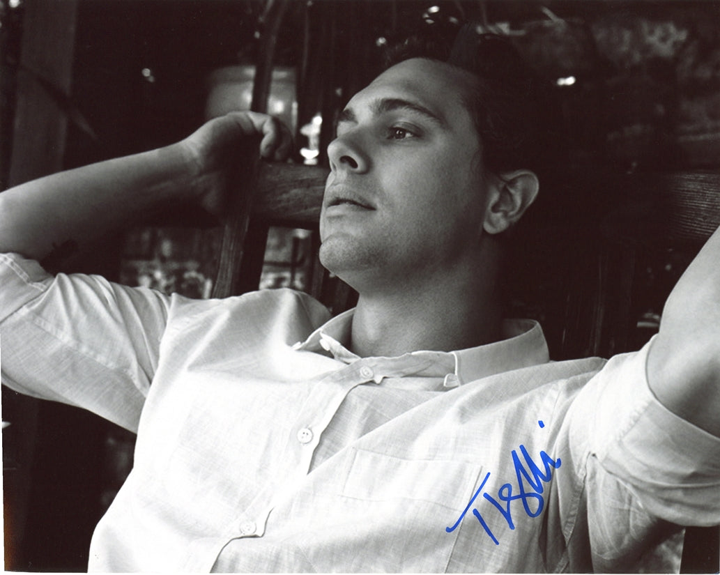 Thomas Sadoski Signed 8x10 Photo