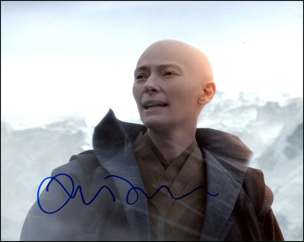 Tilda Swinton Signed 8x10 Photo - Video Proof – TopPix Autographs