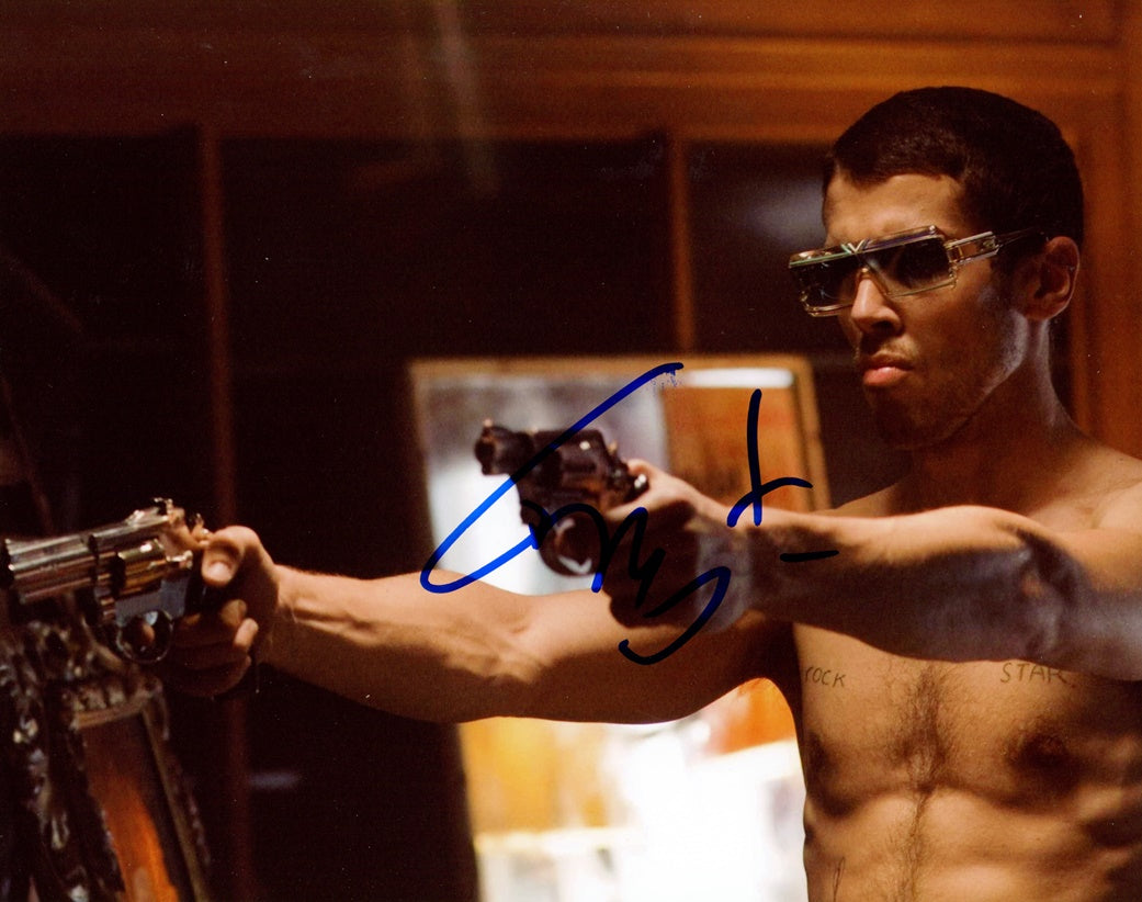 Toby Kebbell Signed 8x10 Photo - Video Proof