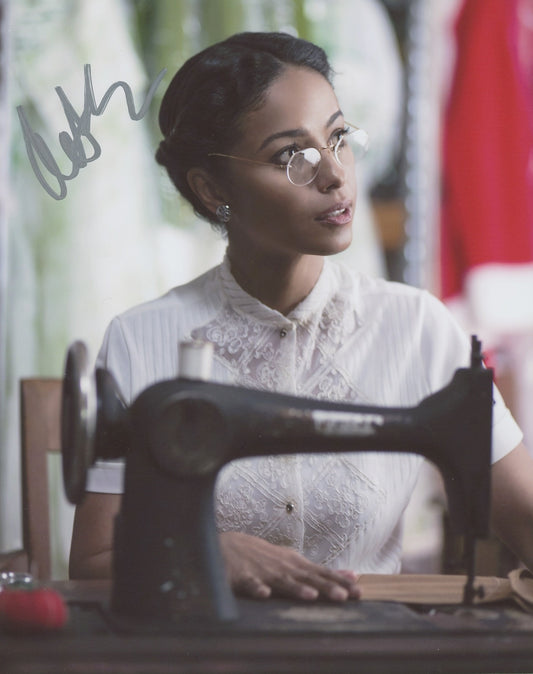 Meta Golding Signed 8x10 Photo